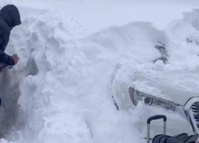دفن خودروها زیر انبوه برف در بوفالو